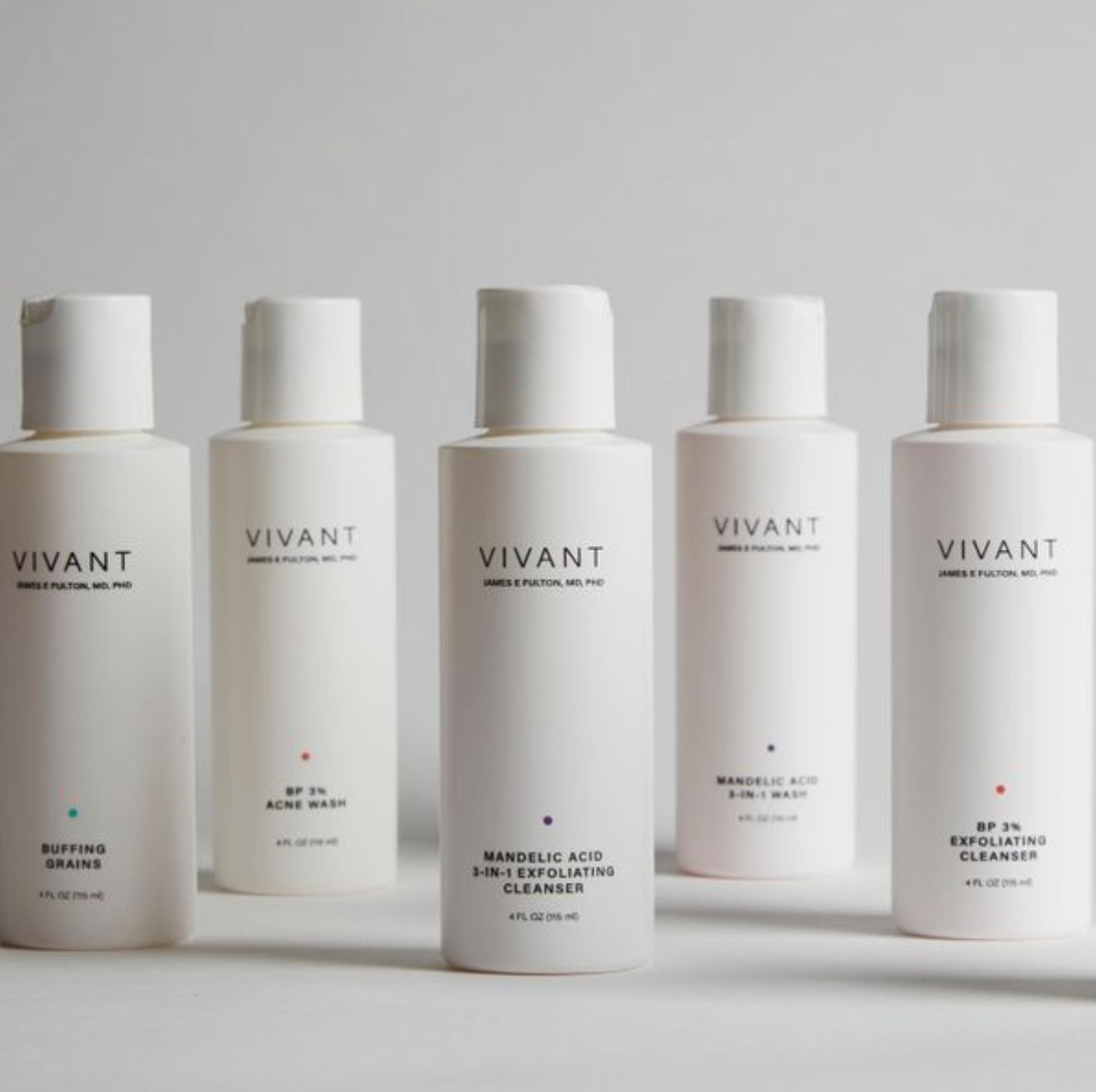 Sữa rửa mặt chống oxy hóa Mandelic acid exfoliating 3 in 1 Vivant 